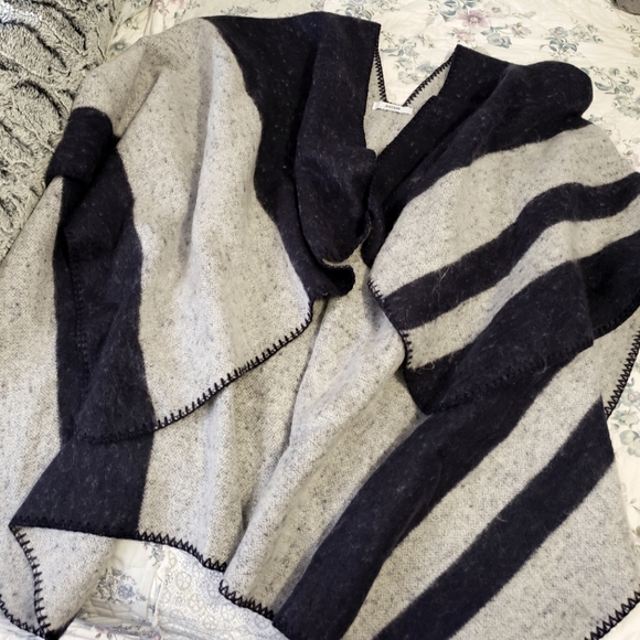 Wrap°Shawl°Poncho {Just Fab} - Picture 3 of 7